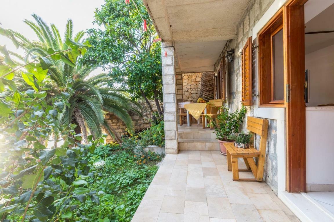 Apartamento Pansion Mali Raj